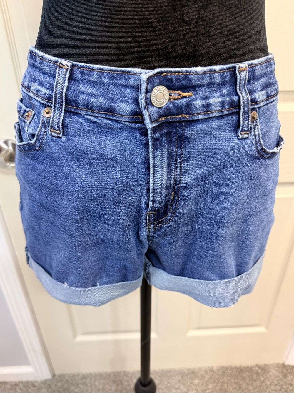 Levi’s Denizen Denim Roll-Cuff Women's Shorts - Blue